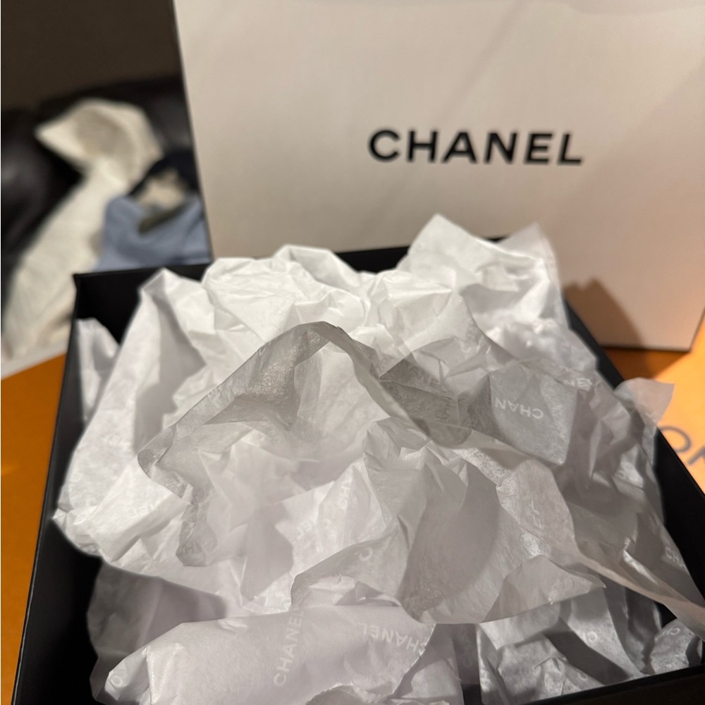 Chanel gift box and gift bag - Picture 4 of 9